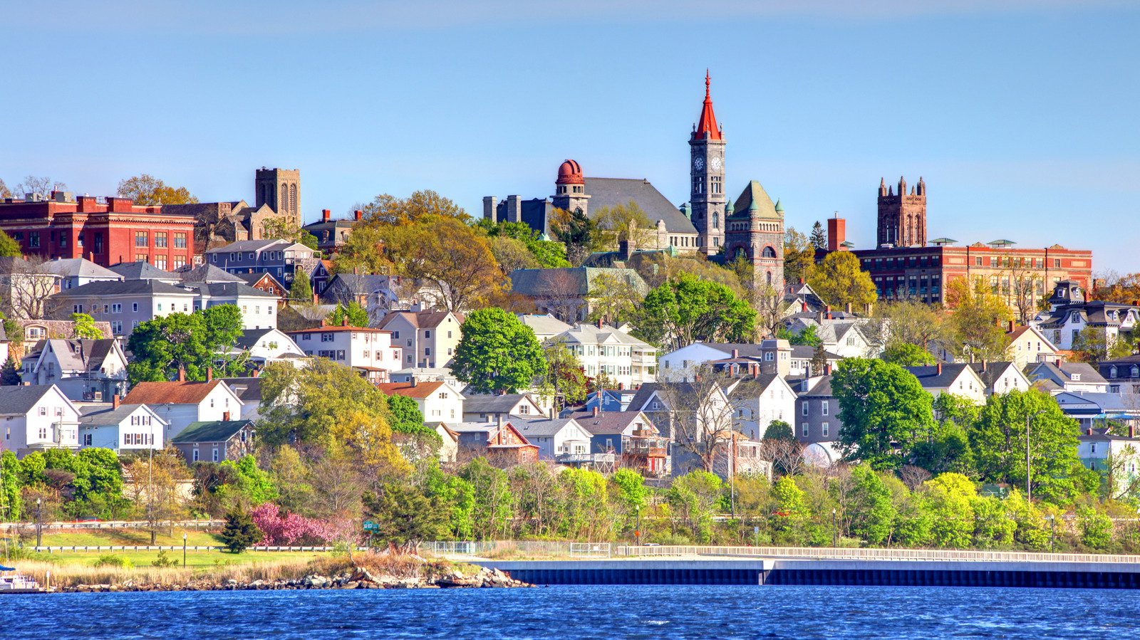 An Hour From Boston Is Massachusetts' Scenic City With River Views, Tasty Eats, And A Vibrant Culture