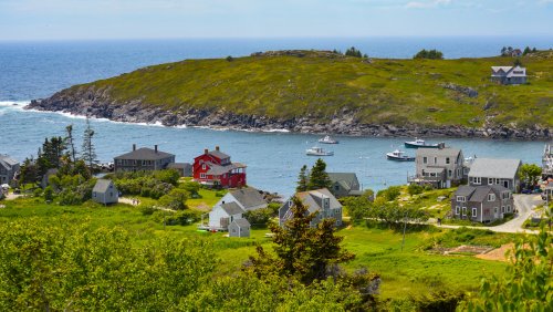 One Of Maine's Smallest Islands Is A Secret Gem Full Of Local Art And Only Accessible By Boat