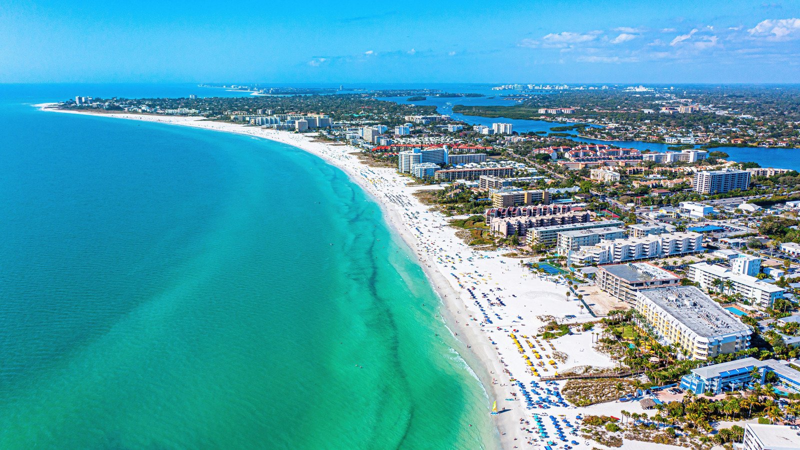 This Gulf Coast Seaside City With White Sands And A World-Class Aquarium Is A Favored Retirement Destination