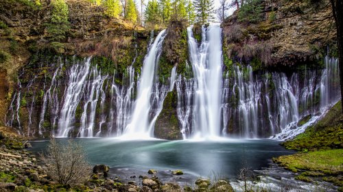A California Waterfall Called 'The Eighth Wonder Of The World' Has Reopened With A Gorgeous Trail