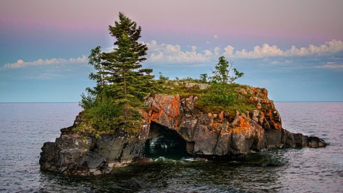 Hidden On Lake Superior's Coast Is An Underrated Minnesota Town With Outdoor Thrills And Beauty