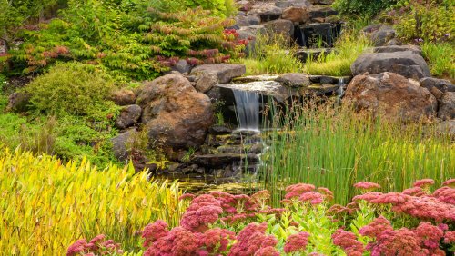 'Oregon's Garden City' Is A Perfect Weekend Getaway With Wineries, Galleries, Trails, And Food Trucks