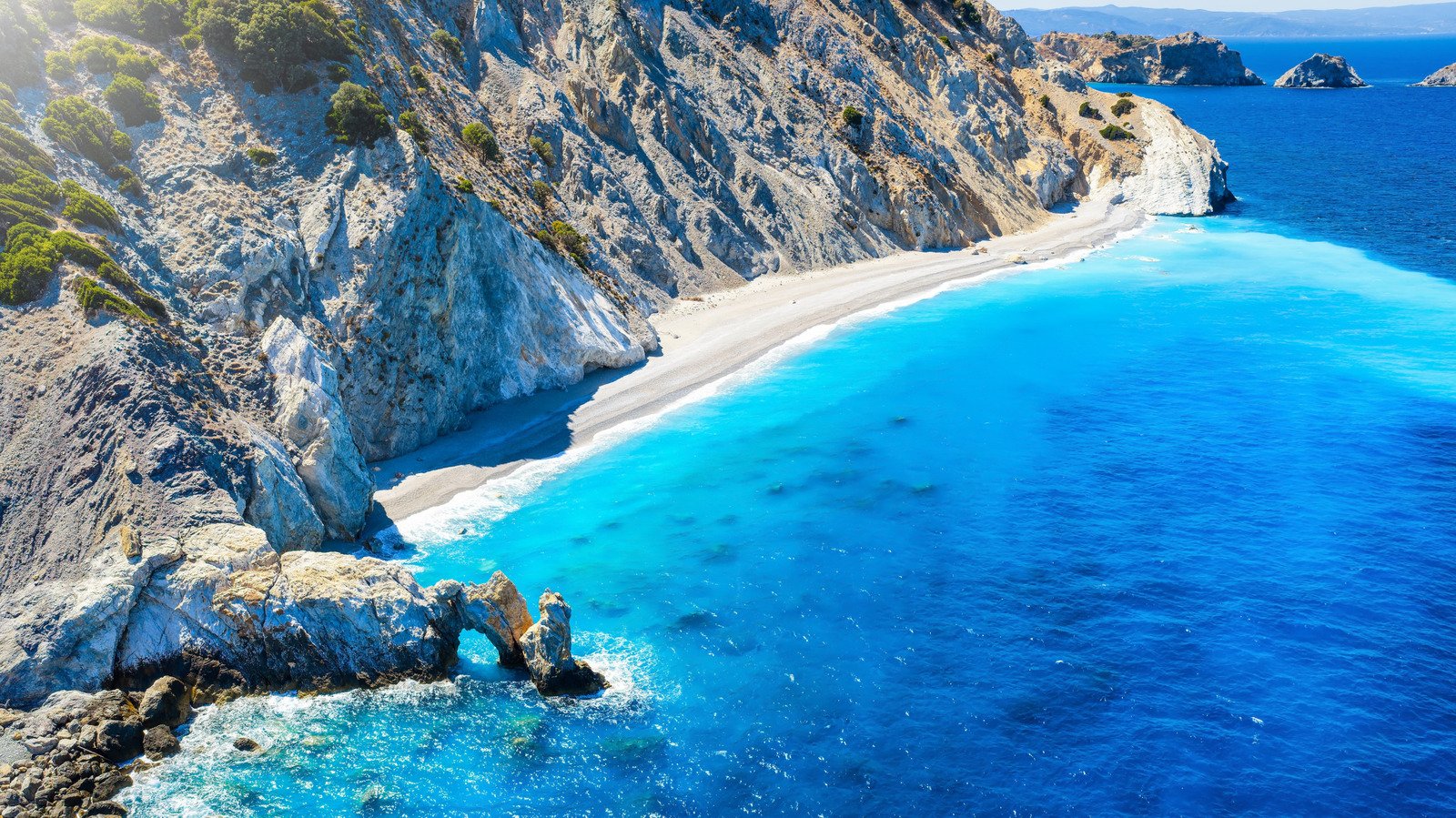 10 Underrated Greek Destinations Perfect For Solo Tourists, According To Travelers