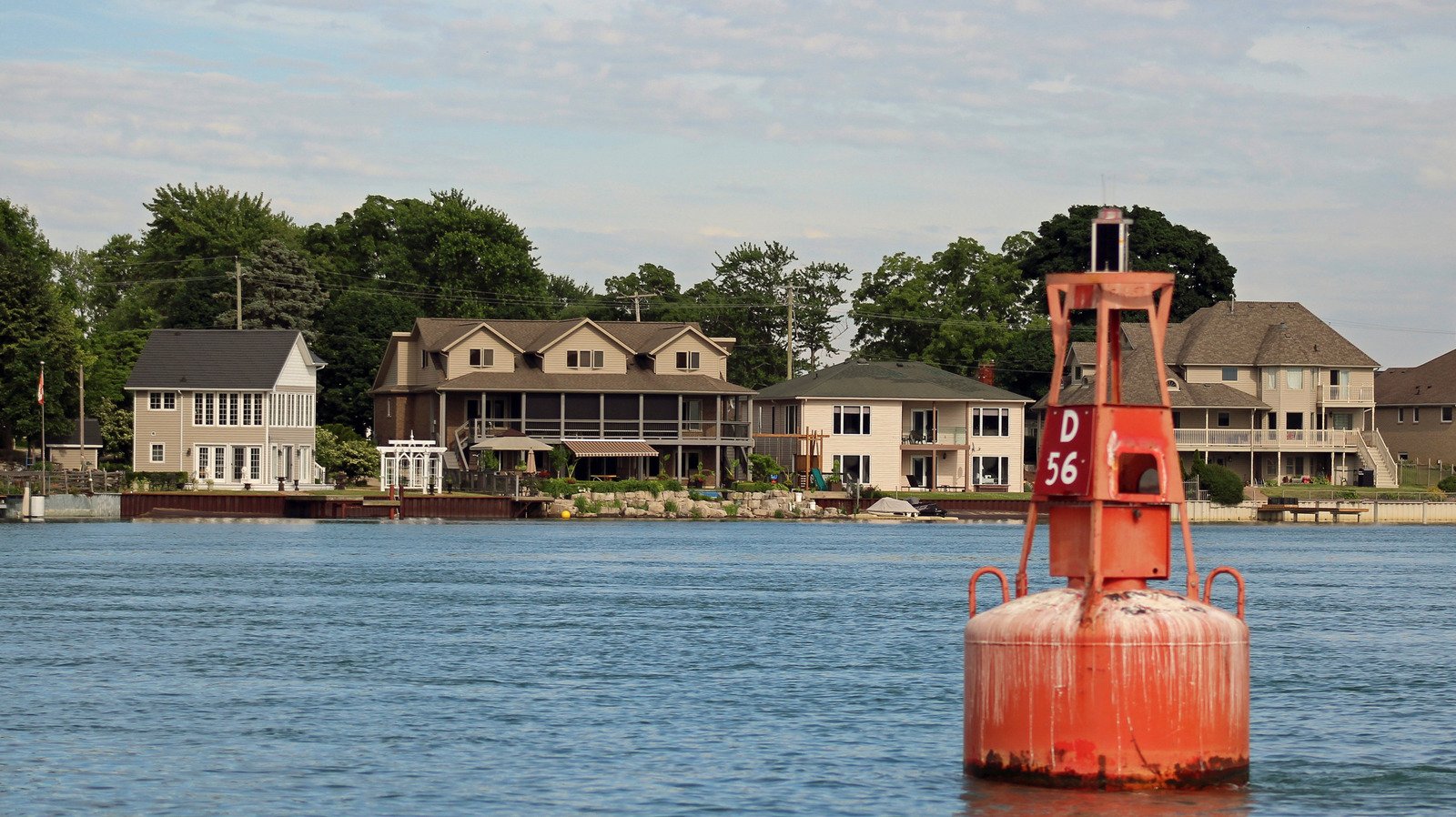 Canada's Historic Lake Erie Town Has Shops, Wine, Festivals, And Stunning River Views