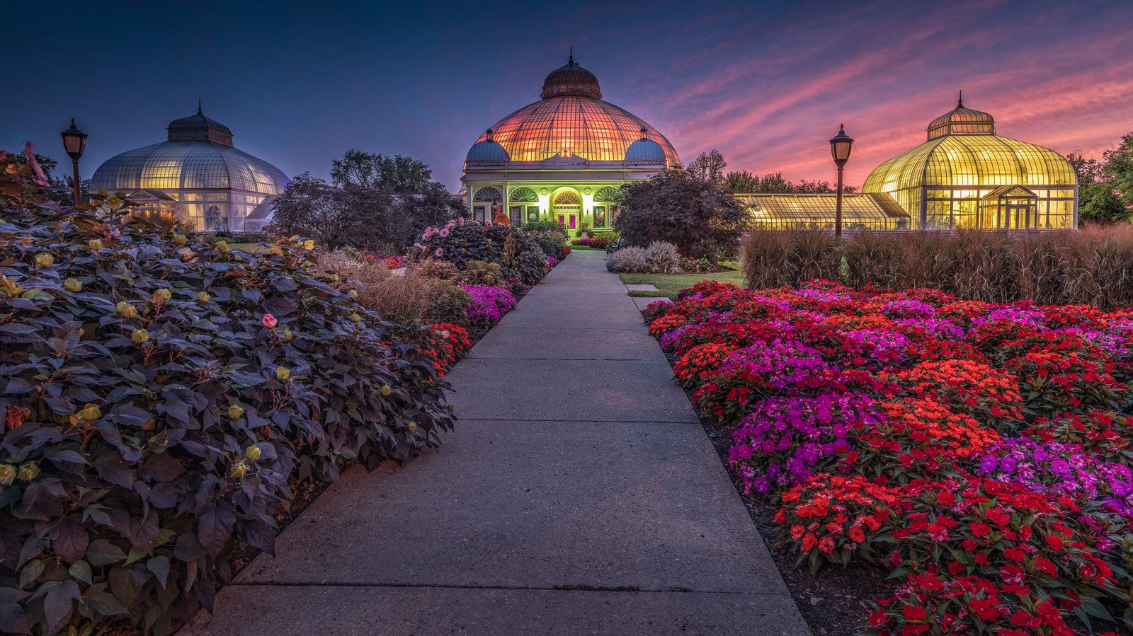 New York's Laid-Back City Just Outside Buffalo Sits On Lake Erie With Scenic Parks And Local Eats