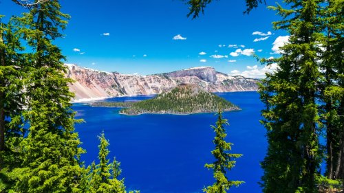 The Deepest Lake In The US Is Tucked Away In This Stunning National Park