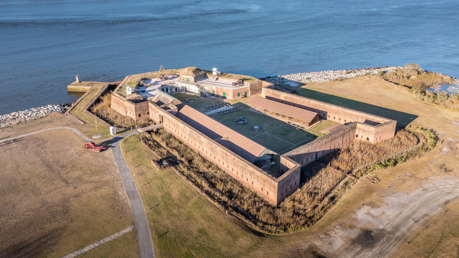 This Georgia Gem In Savannah Is A Once-Abandoned Military Fort That's Now A Historic Landmark With River Views