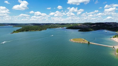 Missouri's Lesser-Known Ozarks Lake Is A Water Sports Wonderworld With Hidden Beaches And Clear Water