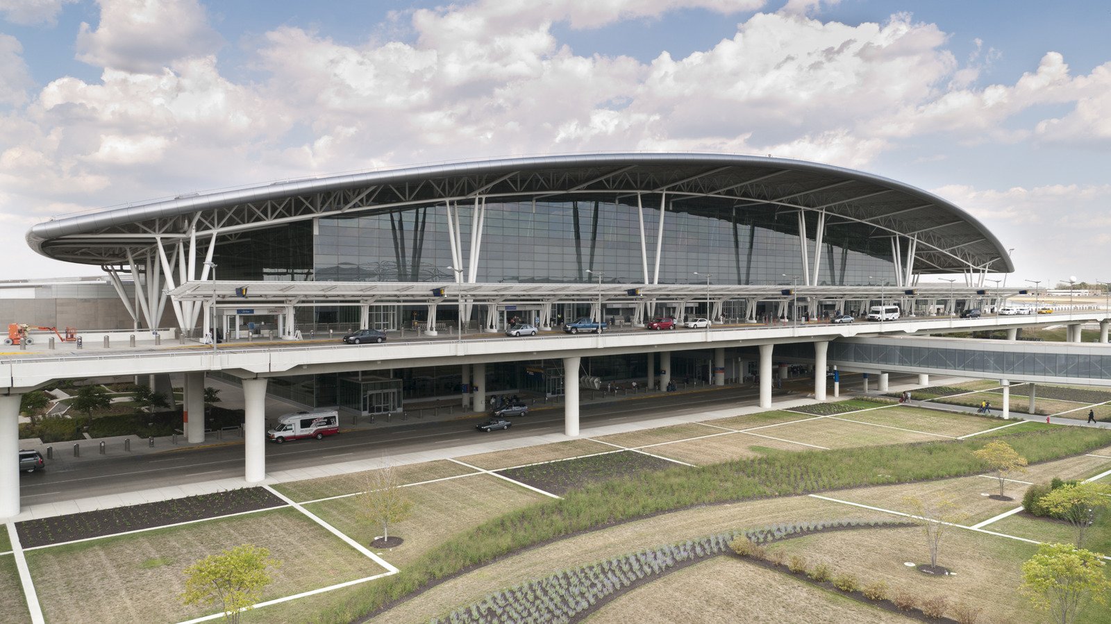 This Popular Midwest Airport Wasn't Always In The 'Best Of' Lists