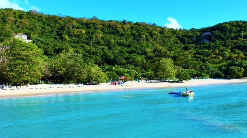 Tourists Are So Stuck On Seven Mile Beach When Visiting The Caribbean That They Overlook This Hidden Coastal Gem