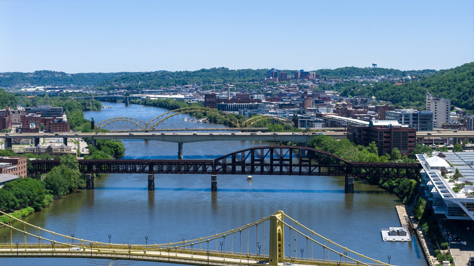 Best Things To Do In Pittsburgh For Writers And Book Lovers, According To A Local