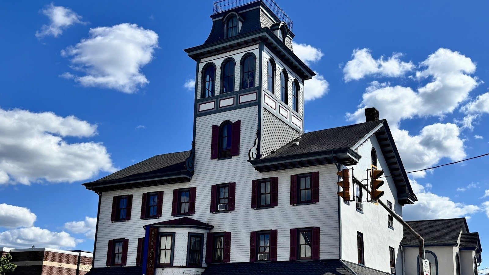 Between Philly And Allentown Sits Pennsylvania's Unsung Artsy Hub With A Festival, Theater, And Fun Shops