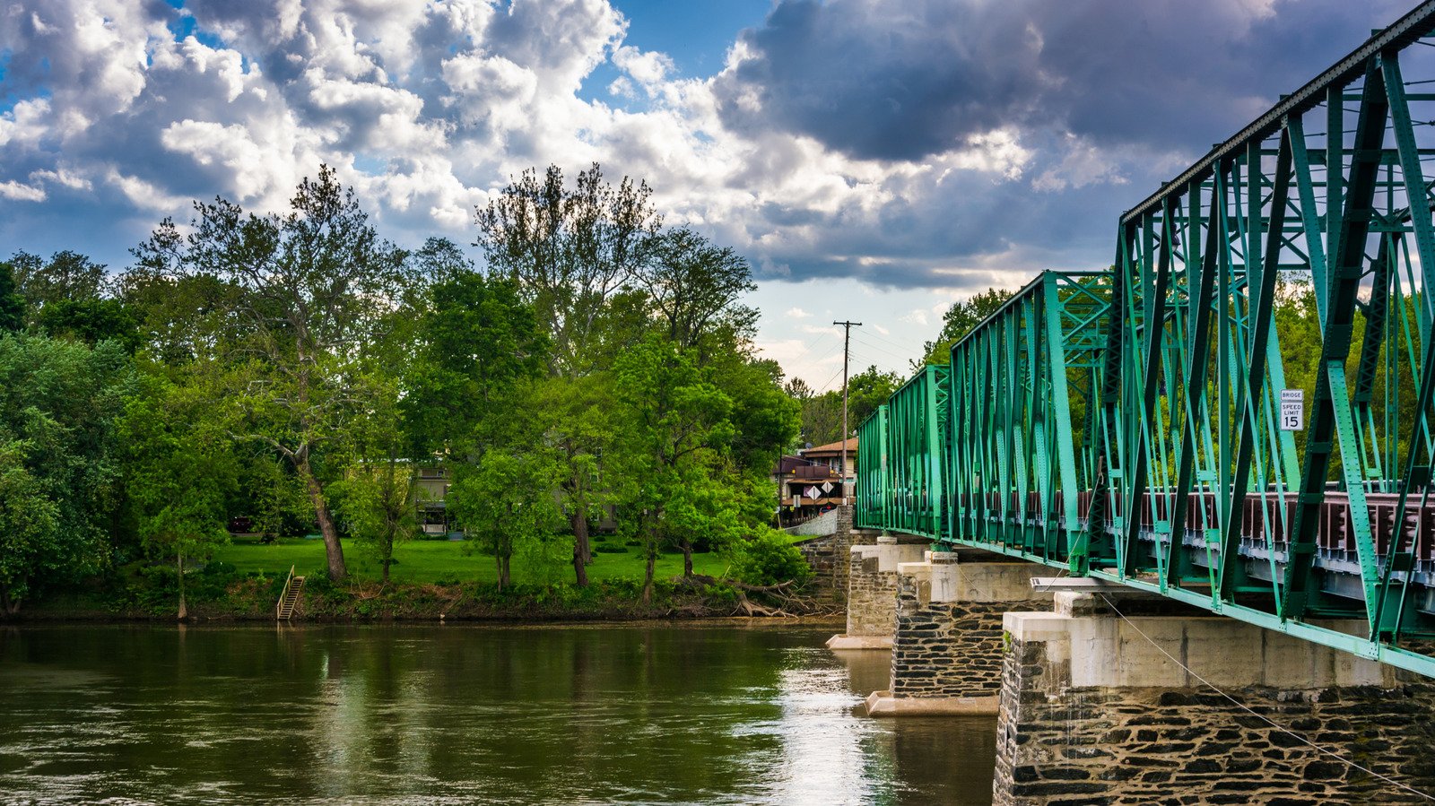Under An Hour From Allentown Is New Jersey's Town With Quaint Shops, Tasty Eats, And Victorian Charm