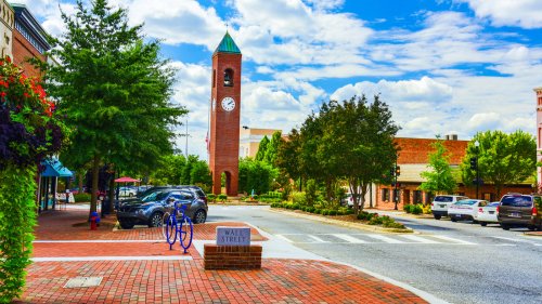 South Carolina's 'Sparkle City' Brims With Gardens, Art Galleries And A Thriving Foodie Scene