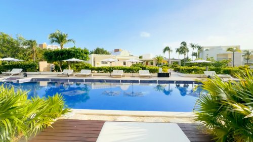 A Top-Rated, All-Inclusive Hideaway In Cancun Offers Luxe Suites And Five-Star Romance