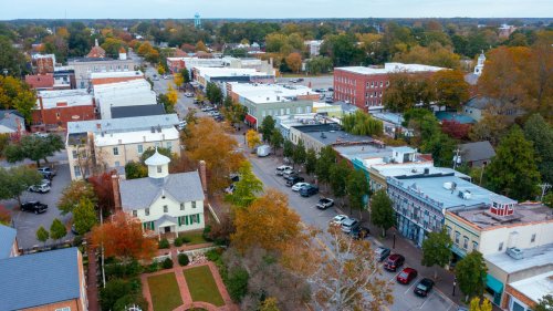 North Carolina's Timeless Waterfront Town Is A Scenic Gem With A Vibrant, Historic Main Street For Strolling