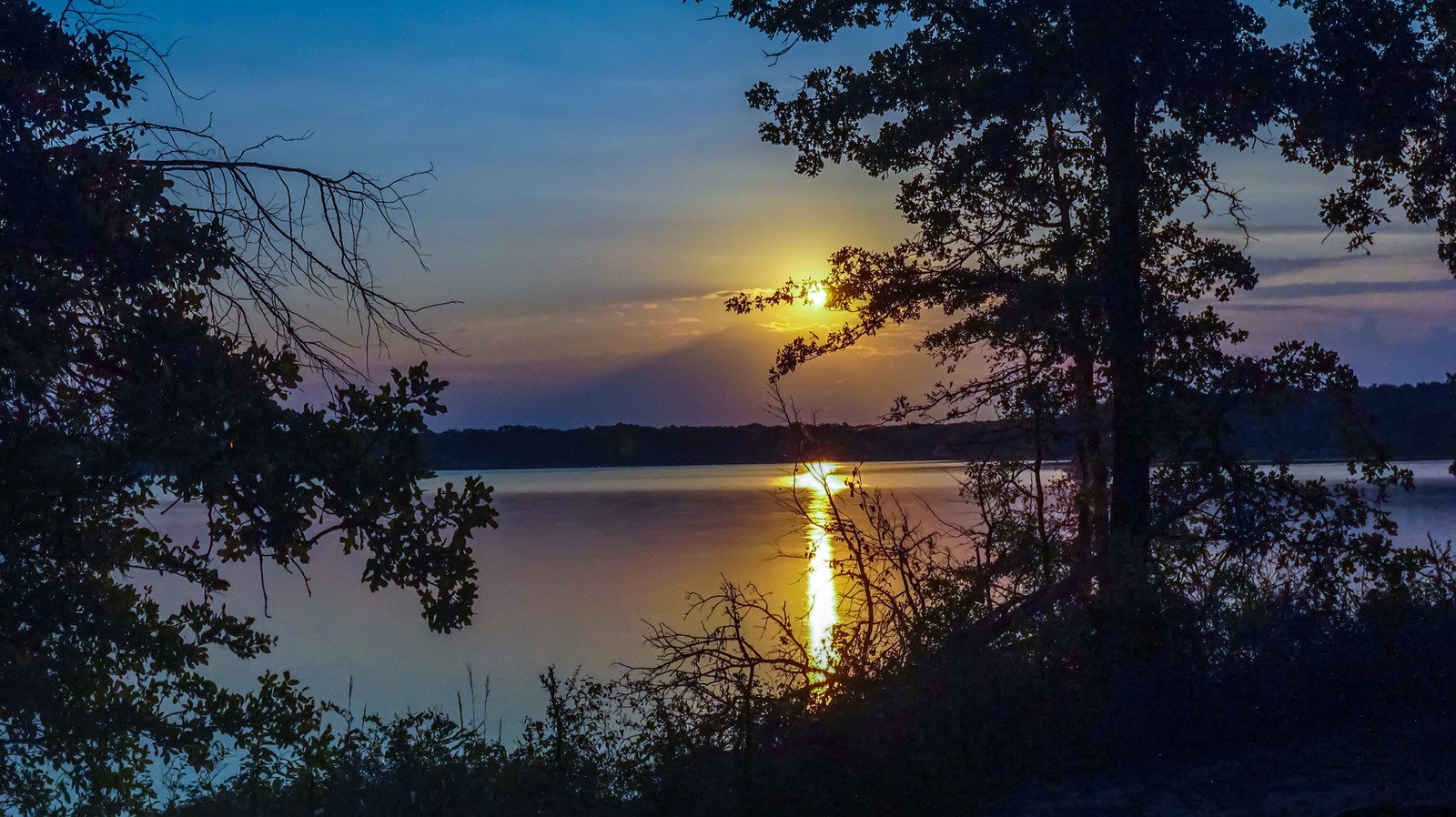 Under Two Hours From Dallas Is Texas' Lakeside State Park With Campsites, Fishing, And Peaceful Paddling