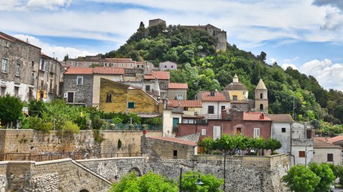 Just Outside Of Naples Is Italy's Underrated Storybook Town With Medieval Streets And World-Class Pizza