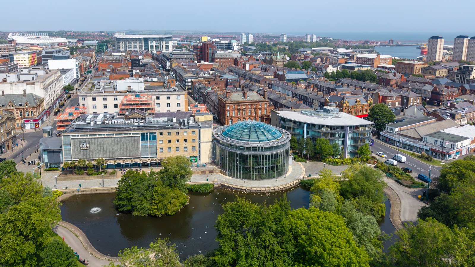 England's Ex-Mining Town Is Now A Scenic Coastal City With A Vibrant Culture, Tasty Eats, And Gorgeous Beaches