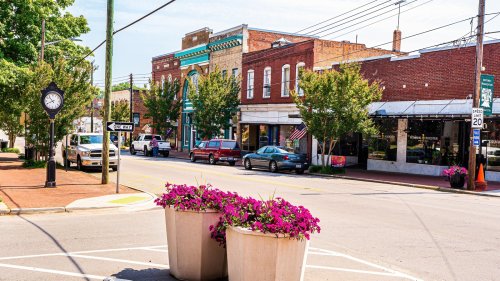 A Little Virginia Town Offers A Vibrant Yet Cozy Atmosphere With Wineries And Historic Charm