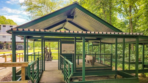Hidden In Kentucky's River Gorge Is An Abandoned Mining Town With Ghostly Tours And Scenic Trails