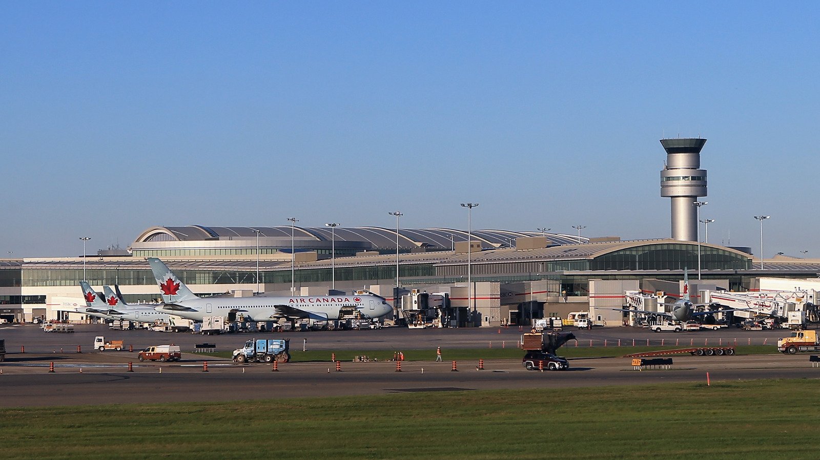 This Canadian Airport Outshines San Francisco And New York LGA For North America's Best Airport Staff In 2026