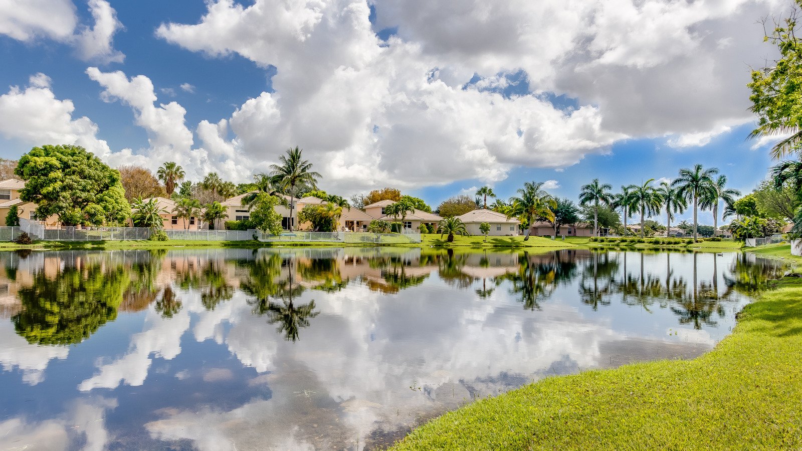 Florida's Best Place For The Upper Middle Class To Retire Is A Vibrant City With Scenic Nature Parks And Fun Shops