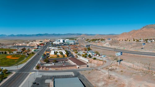 Nevada's Dazzling Desert Border Town Blends Vegas-Style Glamour With Natural Wild West Beauty