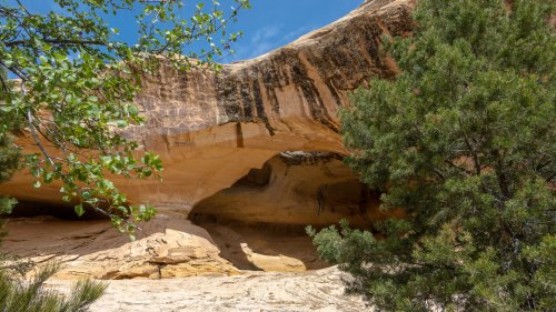 Utah's 'Eye Of Sinbad' Is An Easy-To-Reach Secret Petroglyph Cave With Unique Dramatic Features