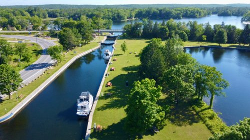 America's Secret Bucket List-Worthy Boating Adventure Offers An Incredible Way To Explore The Eastern US