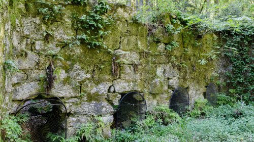10 Once-Thriving US Quarries That Now Lay Eerily Abandoned