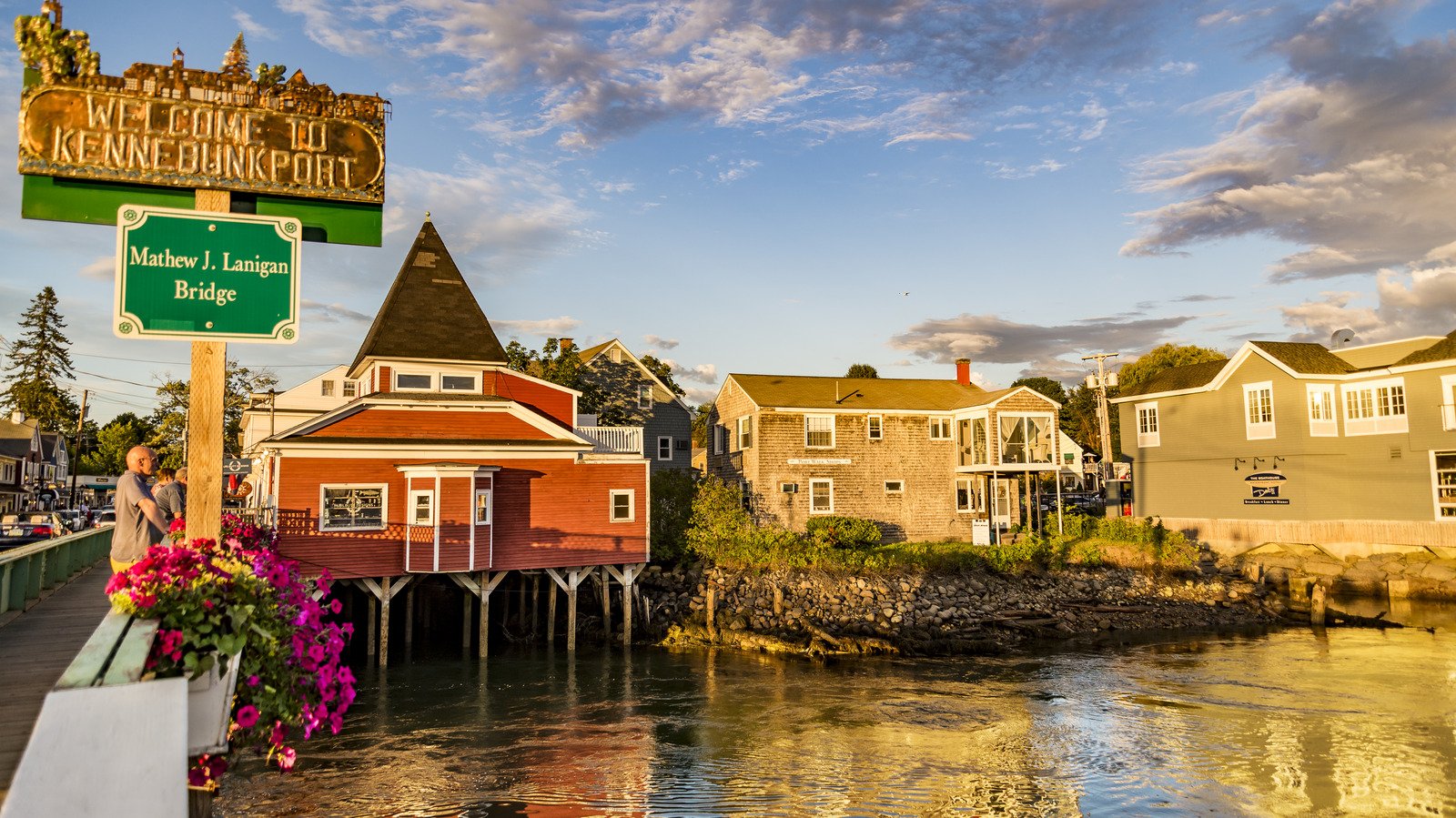 Plan A Coastal Couples Trip To This Beautiful East Coast Beach Town
