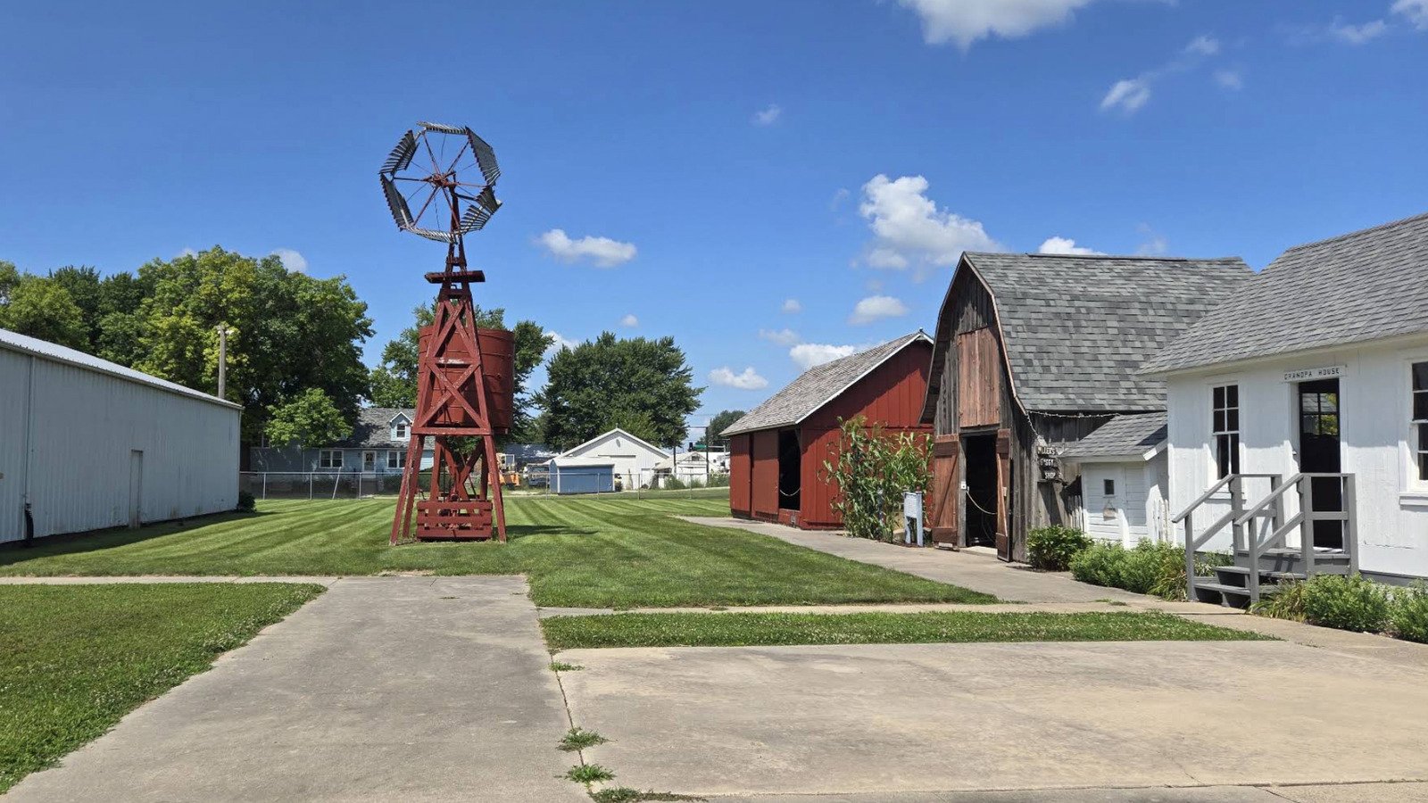 Outside Cedar Rapids Is Iowa's Underrated Midwest City With Old-School German Charm And Antique Shops