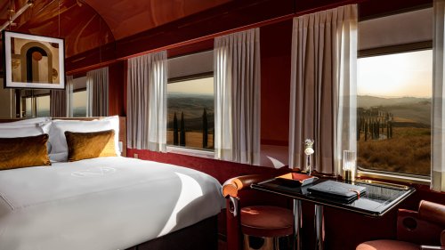 Italy's Luxury Train From Rome To Tuscan Wine Country Channels '60s-Era Glam Cinema And 'La Dolce Vita'