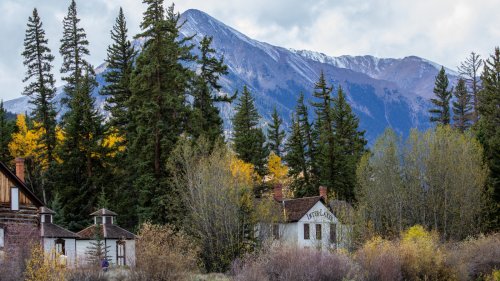 Once 'Colorado's Most Beautiful Resort' Is Now An Abandoned Historic Spot With Eerie Lakeside Beauty