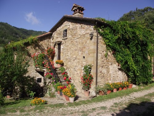 Borgo San Biagio Self Catering Cottage and Guest Rooms