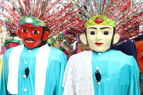 Les Marionnettes Ondel-Ondel gardiens ancestraux du patrimoine betawi - Iterio