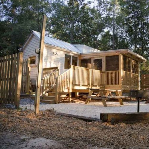 Rustic Mini Home Spans 19 Feet, Is Super Affordable!