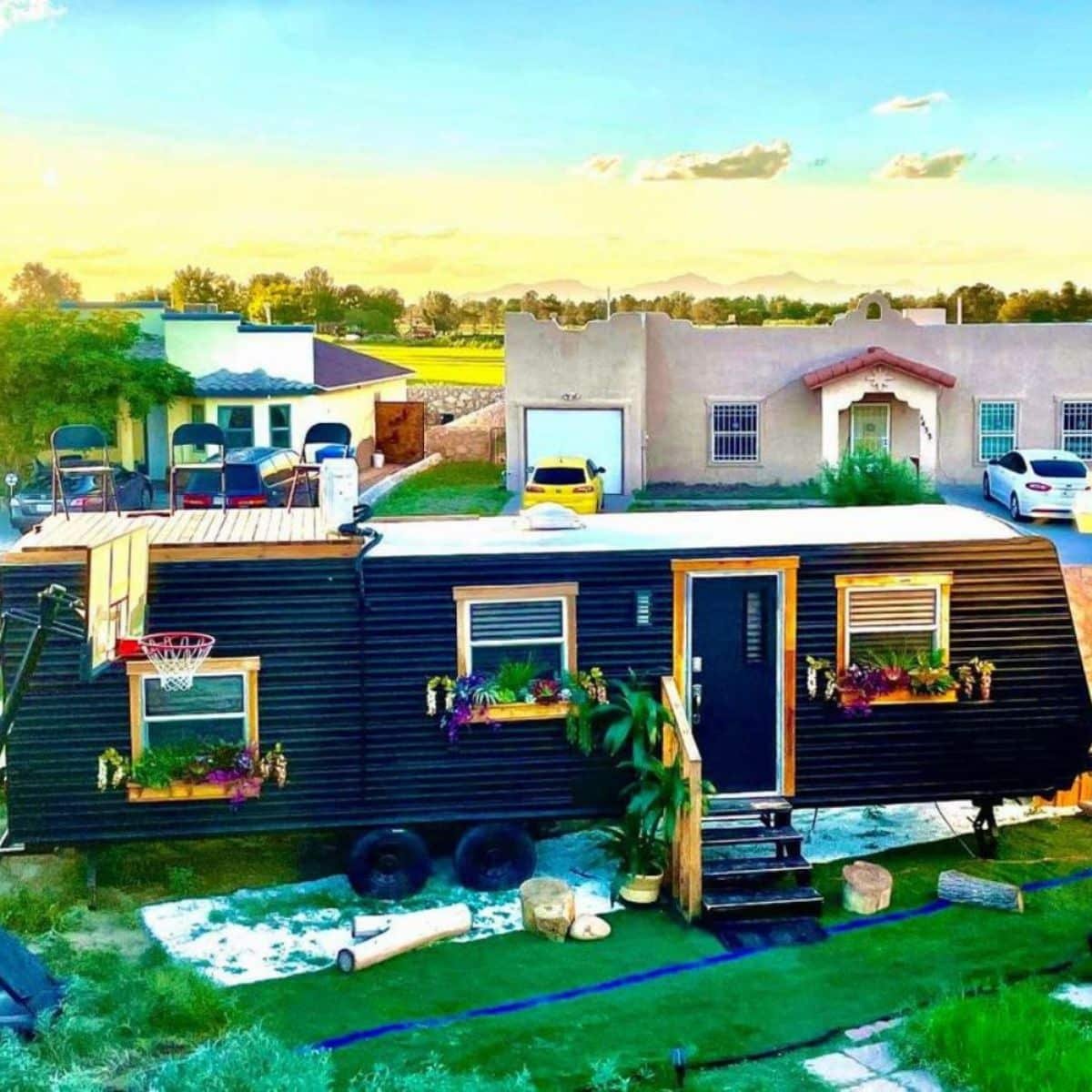 36′ Tiny Home Apartment Can Be Your Off-Grid Companion