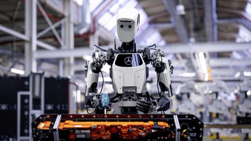 While Jobless Tesla Bot Wastes Time With Kim Kardashian, Hardworking Blue-Collar Mercedes-Benz Robot Clocks In For Factory Shifts