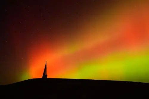 Northern lights make rare appearance in Jax