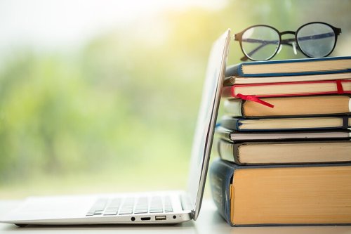 6 Books That Inspired My Online Side Hustle Success [Part 1 of 5]