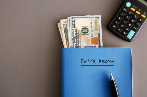7 Different Ways to Make a $1,000+ a Month Online as a Writer