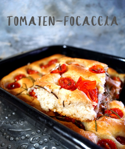 Focaccia mit Tomaten und ein tolles Buch