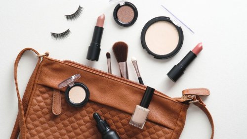 Must-haves! Diese 5 Beauty-Essentials horten wir für den Frühling in unserer Handtasche