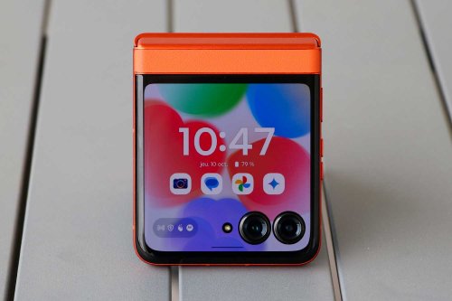 L’IA de Perplexity veut squatter les smartphones Motorola et Samsung