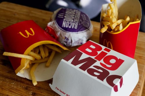 McDonald's sort une carte pour manger gratuitement à vie 🍔🍟