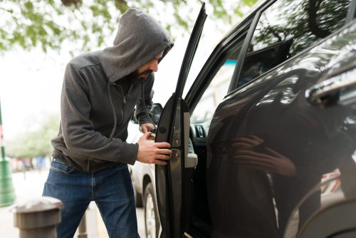 Une faille expose cette voiture aux vols - les propriétaires ont plus de chances de se la faire voler