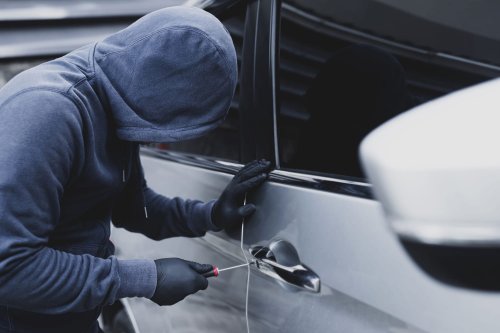 Cette marque de voiture est la préférée des retraités, mais c'est la plus volée en France