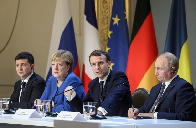Russia and Ukraine agree to prisoner exchange after Putin, Zelensky meet